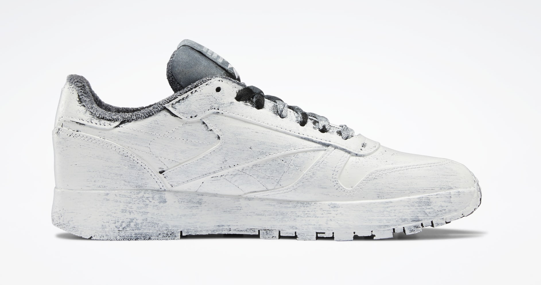 Maison Margiela x Reebok Classic Leather Tabi Release Date H04859 ...