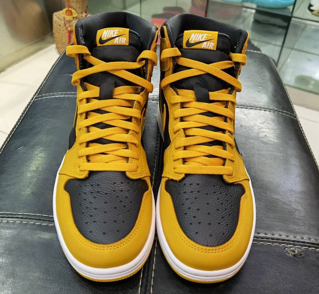 Air Jordan 1 Retro High OG 'Pollen' 555088-701 Front