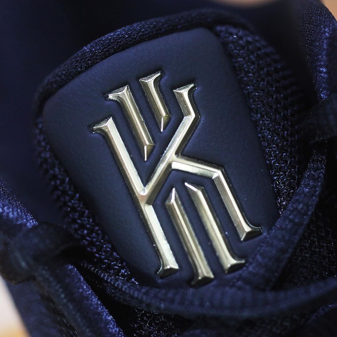 kyrie 5 logo