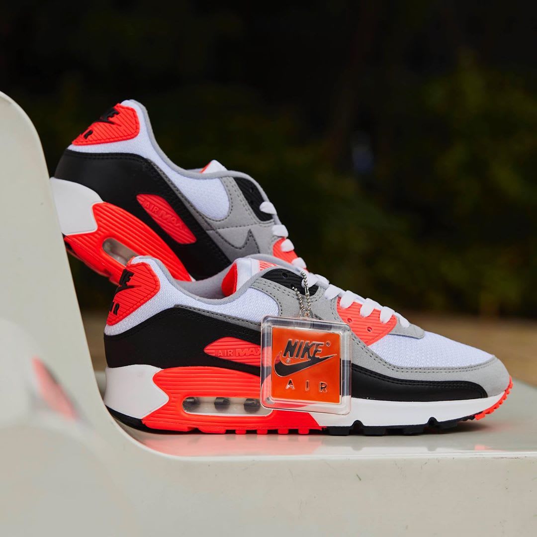 nike 90 infrared