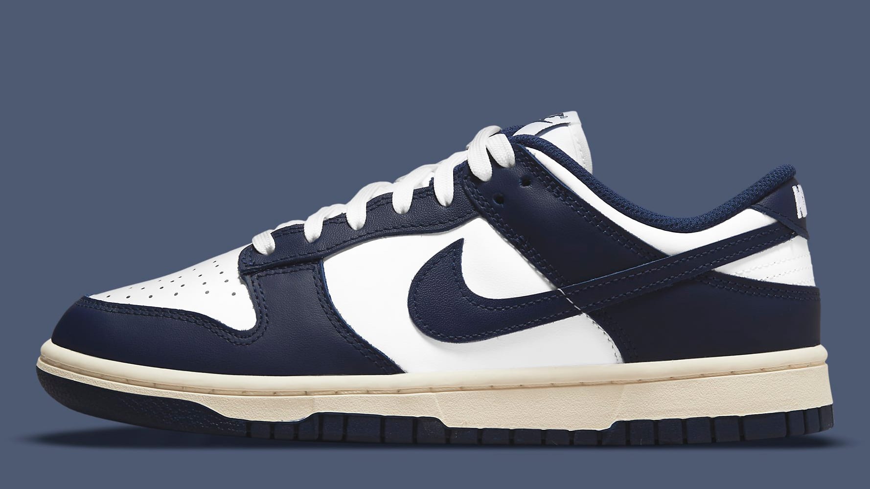Nike Dunk Low Navy Vintage Lateral
