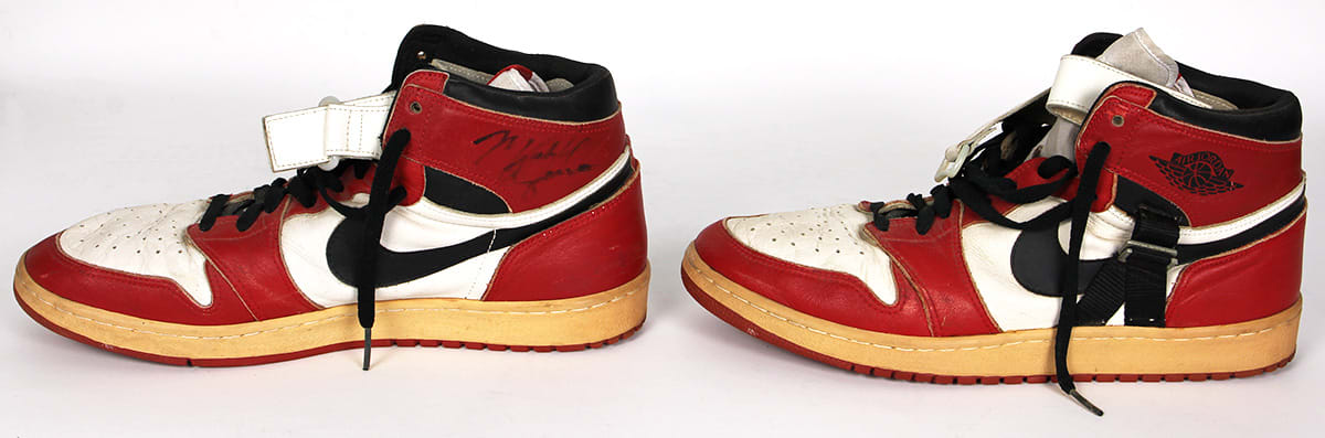 Michael Jordan's Air Jordan 1 High 'Chicago' Post-Injury Side