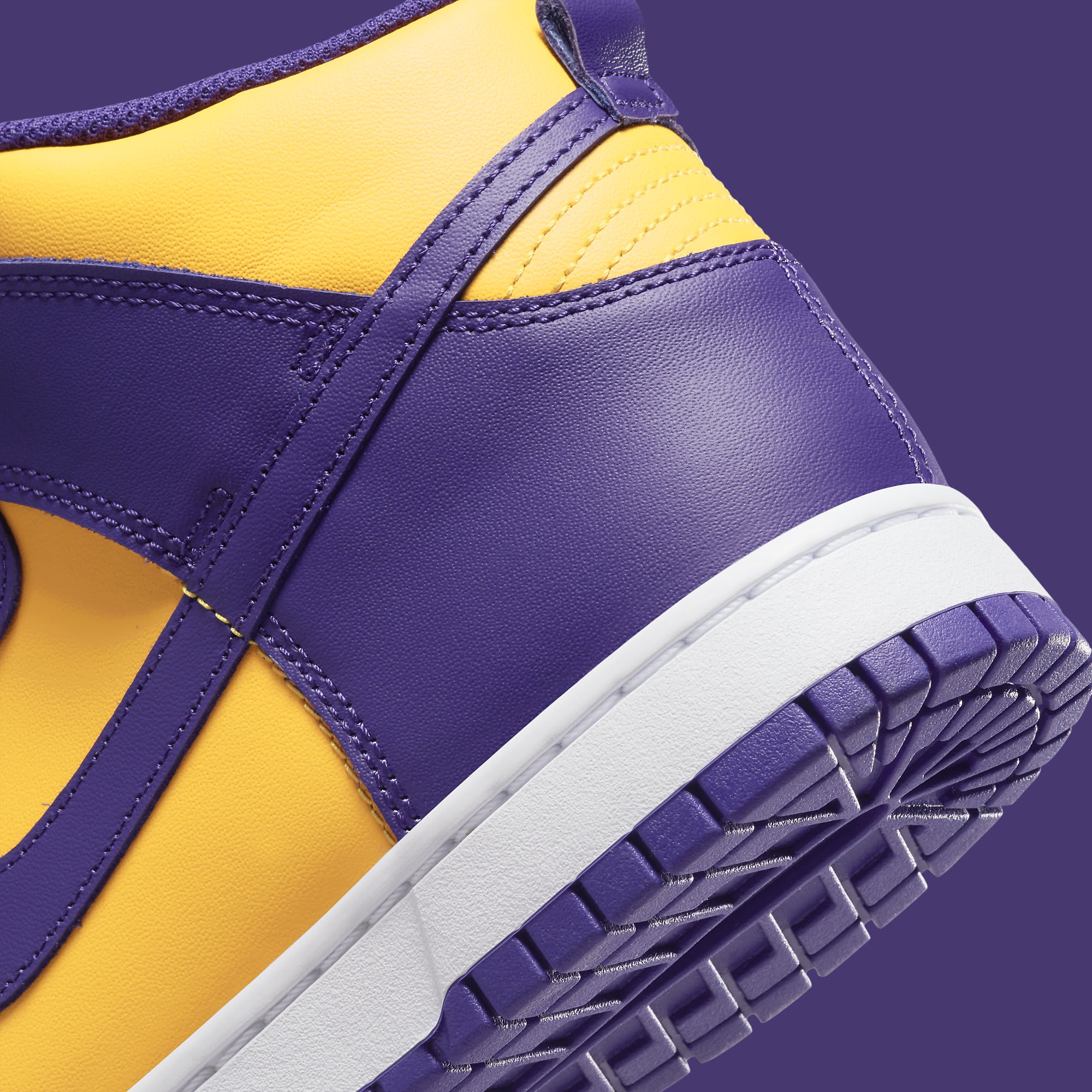 kids' nike dunk high lakers stores