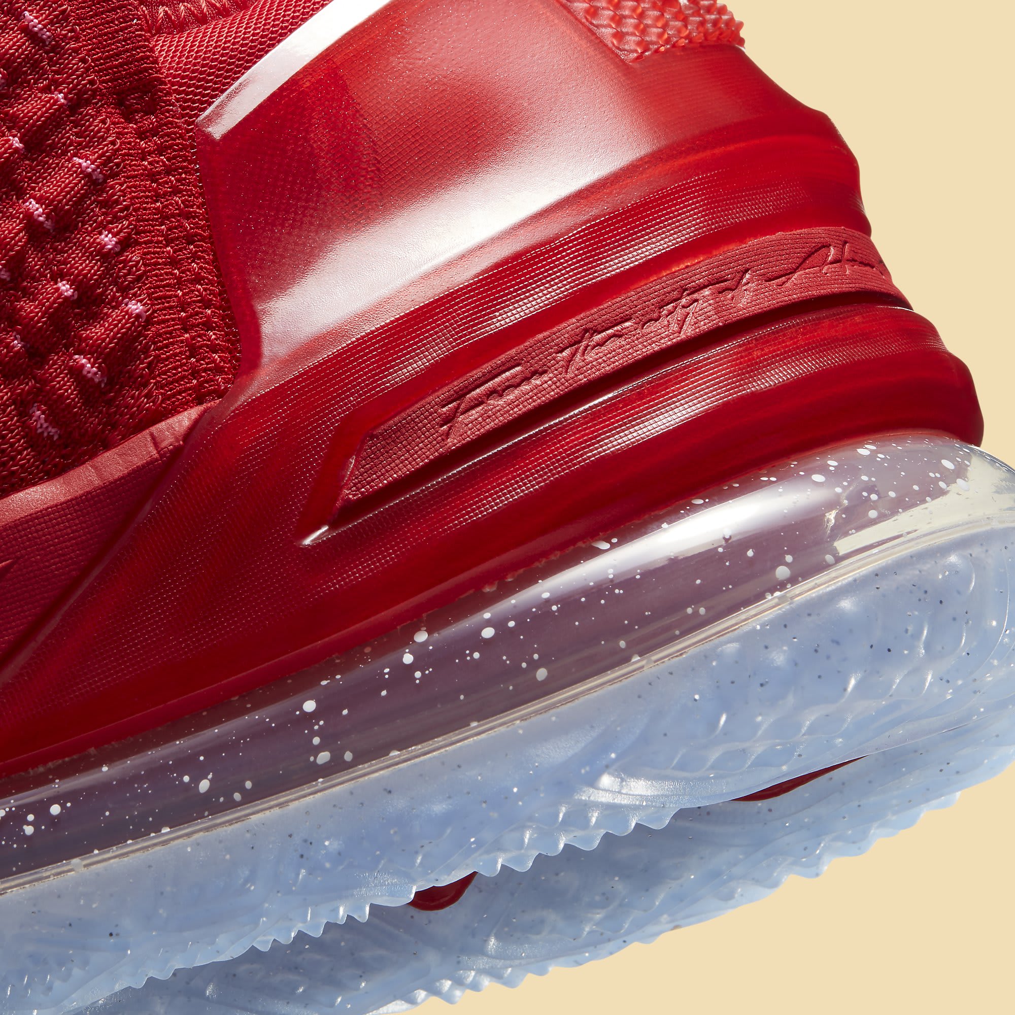 Nike LeBron 18 X-Mas in LA Release Date DB8148-601 Heel Detail
