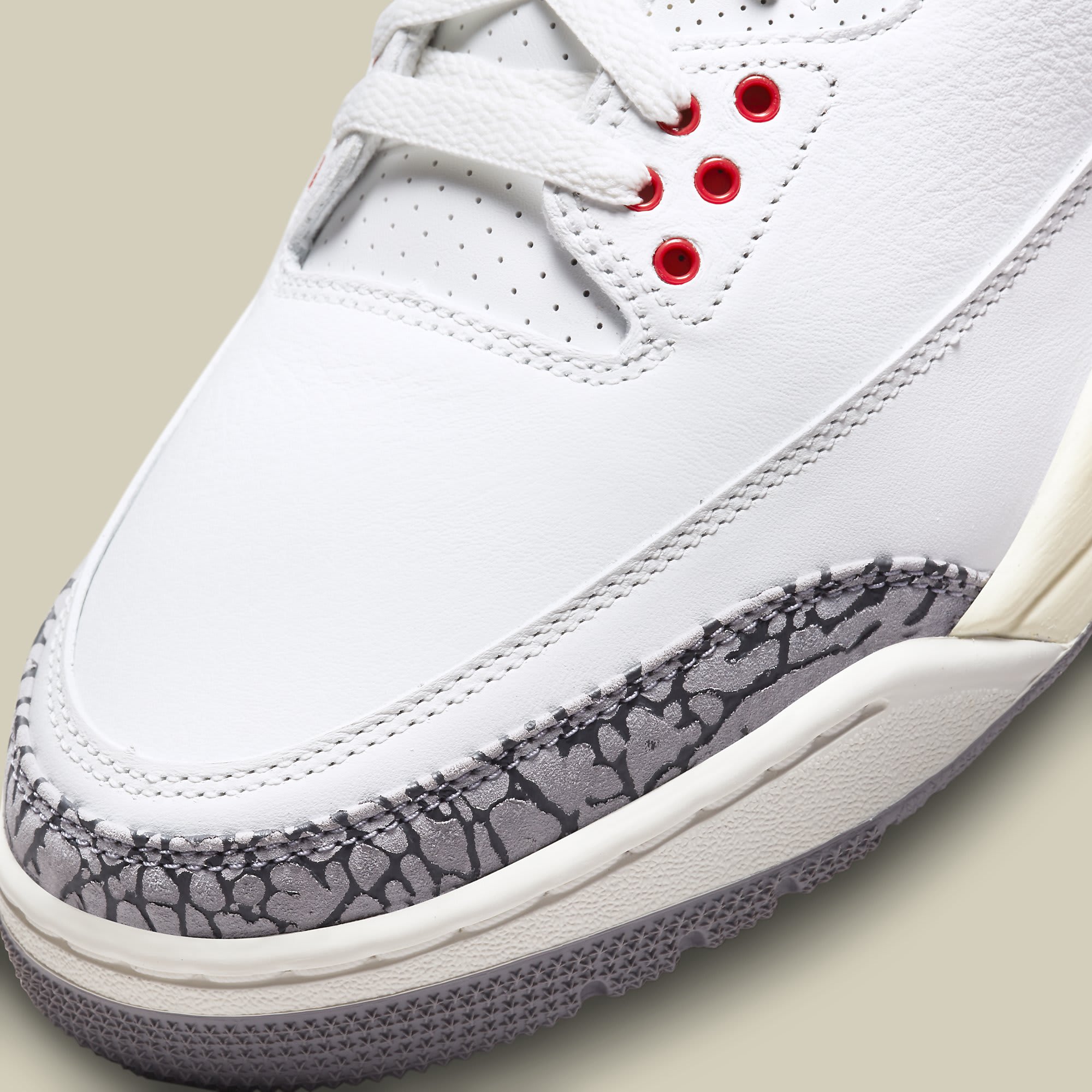 Air Jordan 3 'White/Cement' Remastered DN3707-100 (Toe Detail)