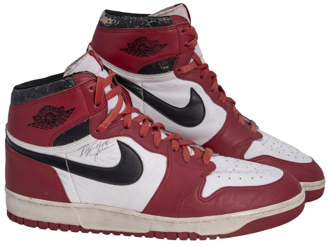 Sotheby's and Goldin Auctions Air Jordan 1 'Chicago' Dunk Sole Side