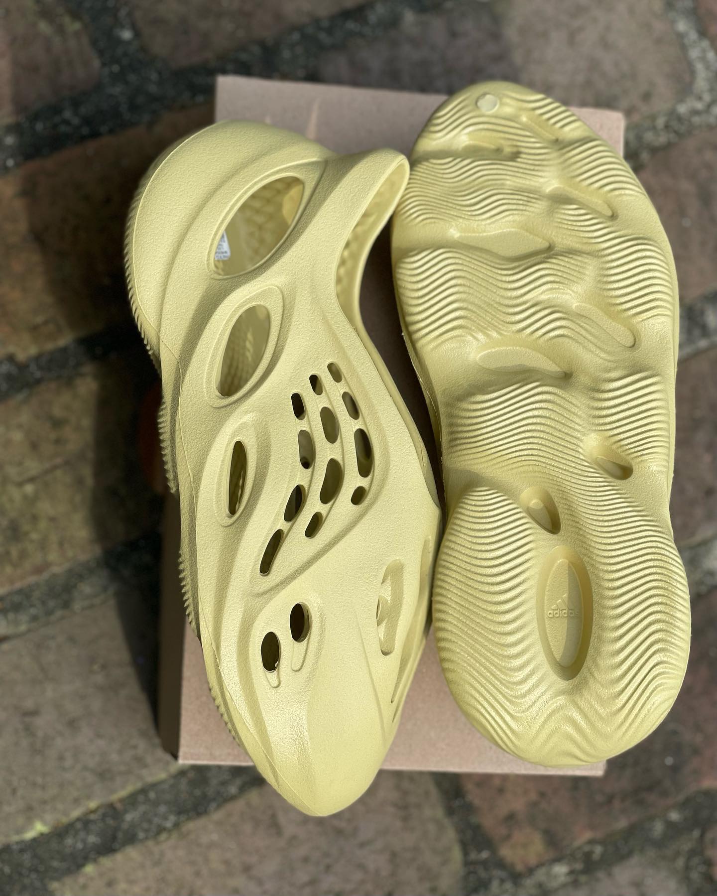 Adidas Yeezy Foam Runner 'Sulfur' Top