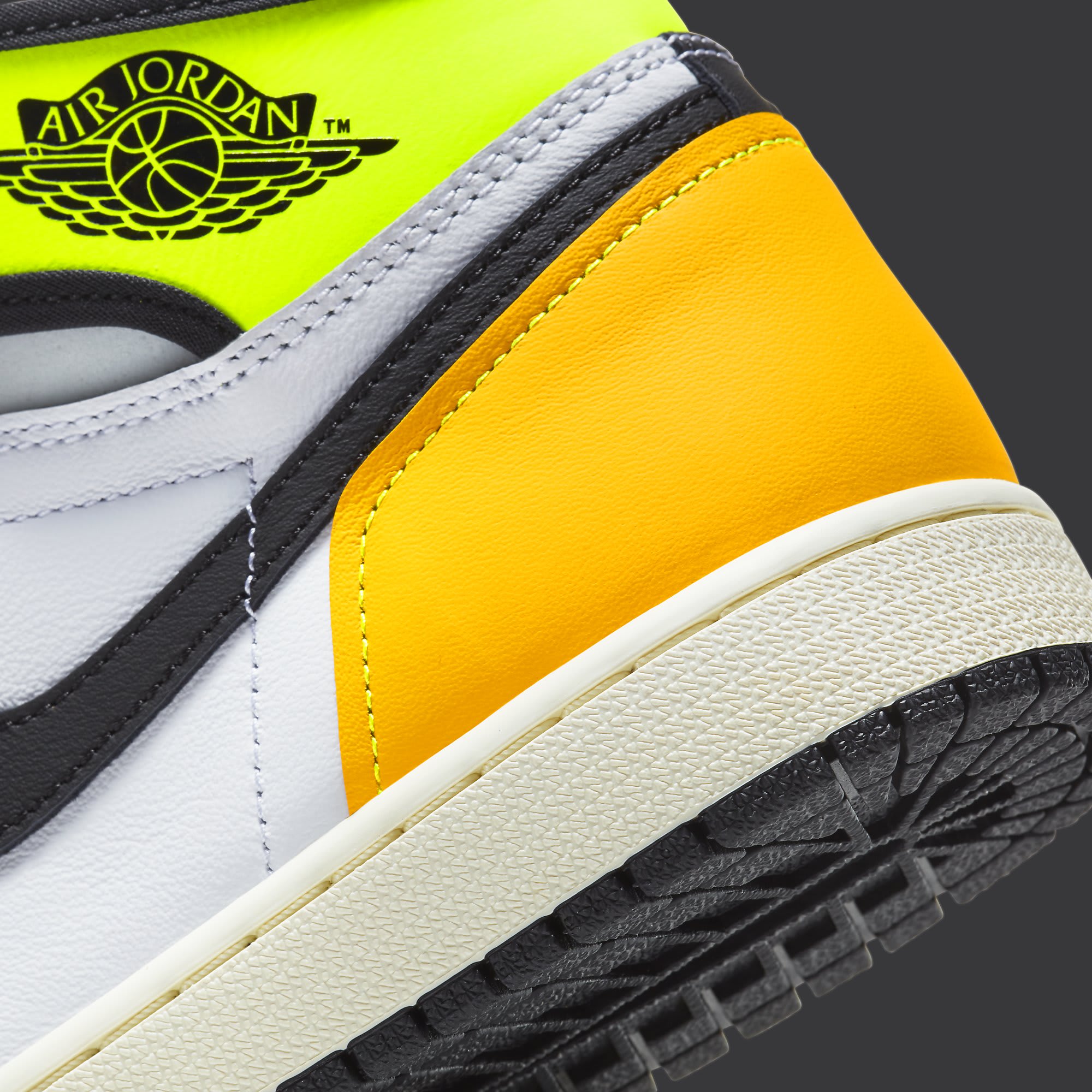 Gold release date Jordan 1 Volt 555088-118 Heel details