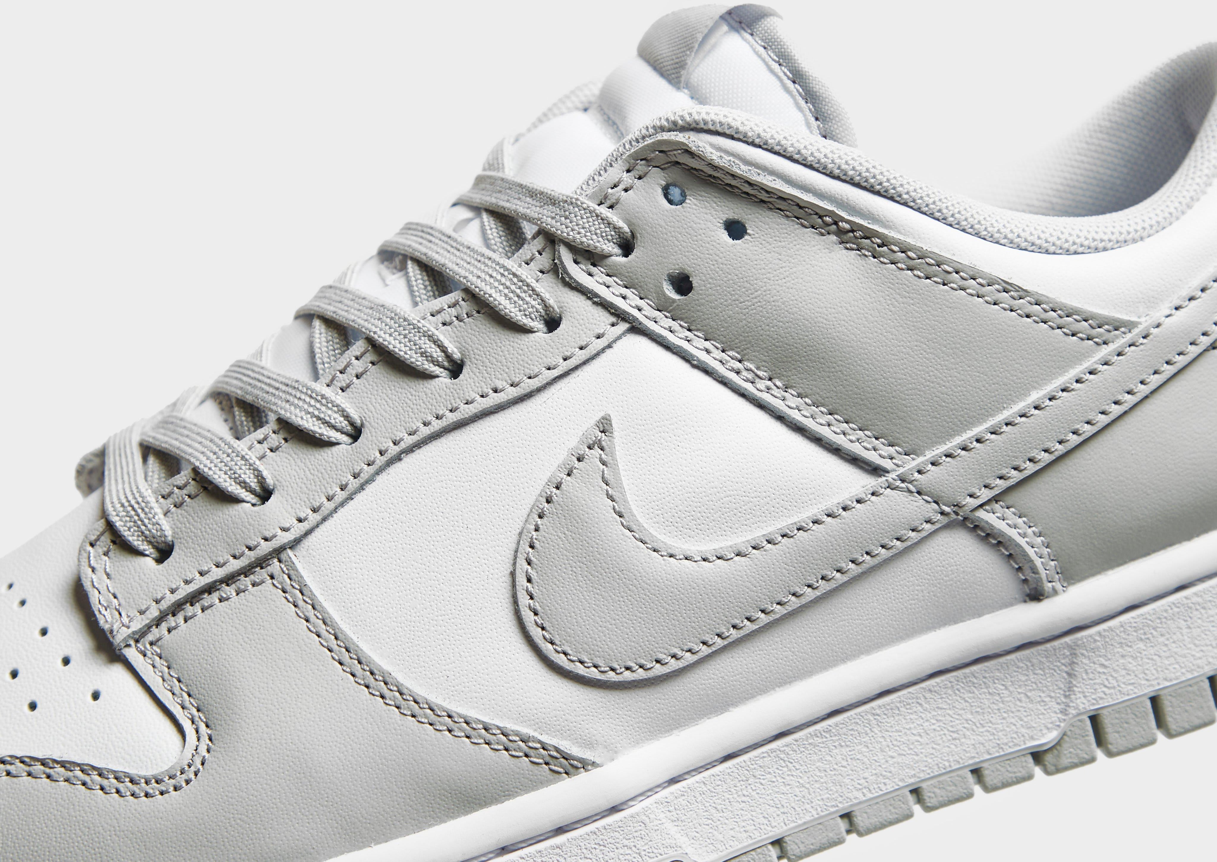 Найк дону. Nike Dunk Low Grey Fog. Nike Dunk Low White Grey Fog. Nike SB Dunk Low Grey Fog. Nike Dunk Grey White.