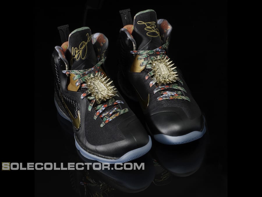 lebron james watch the throne sneakers