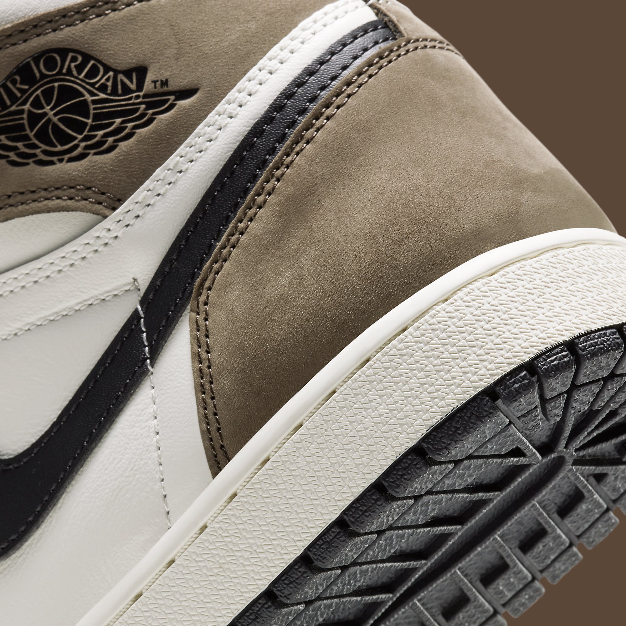 555088 105 nike