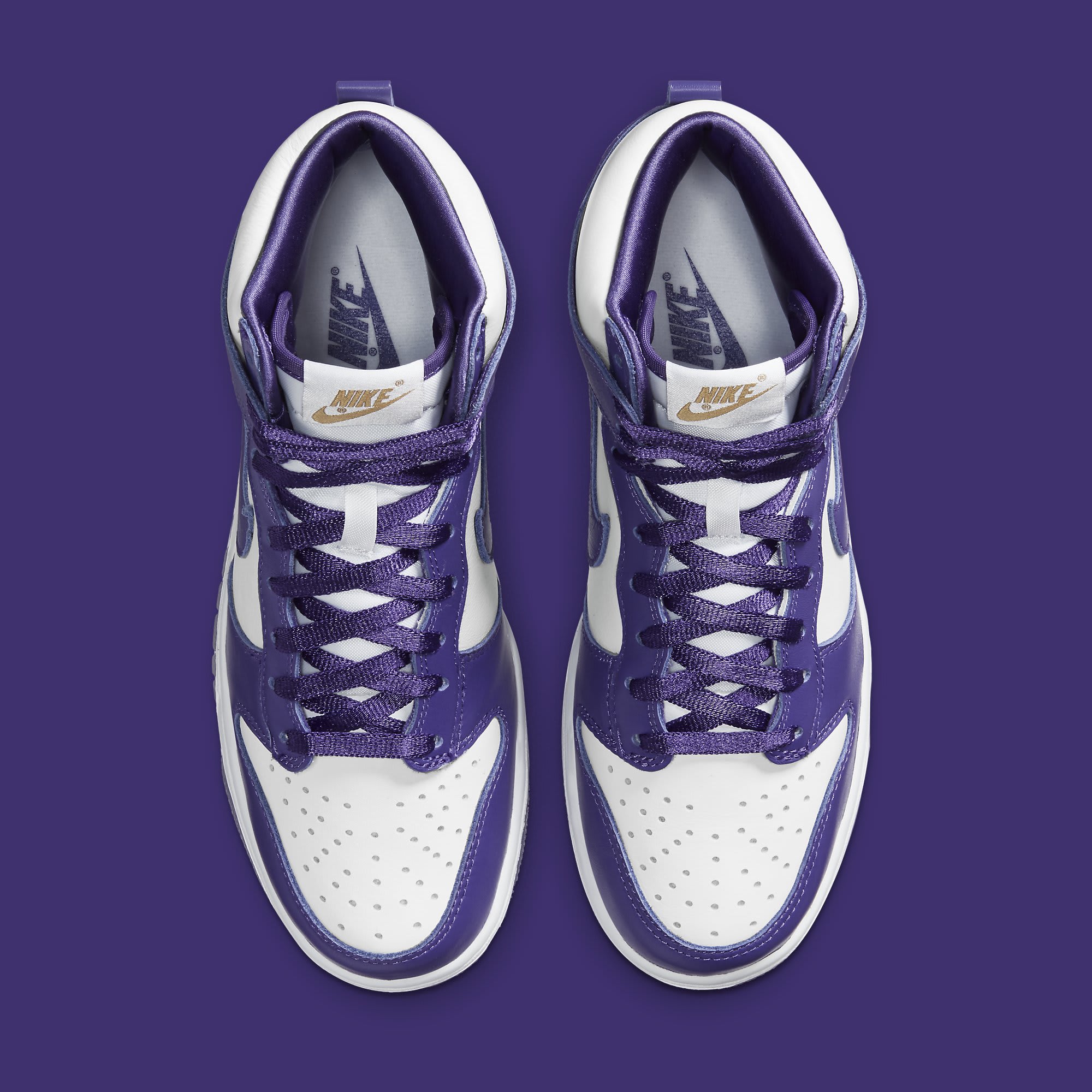 nike dunk varsity purple