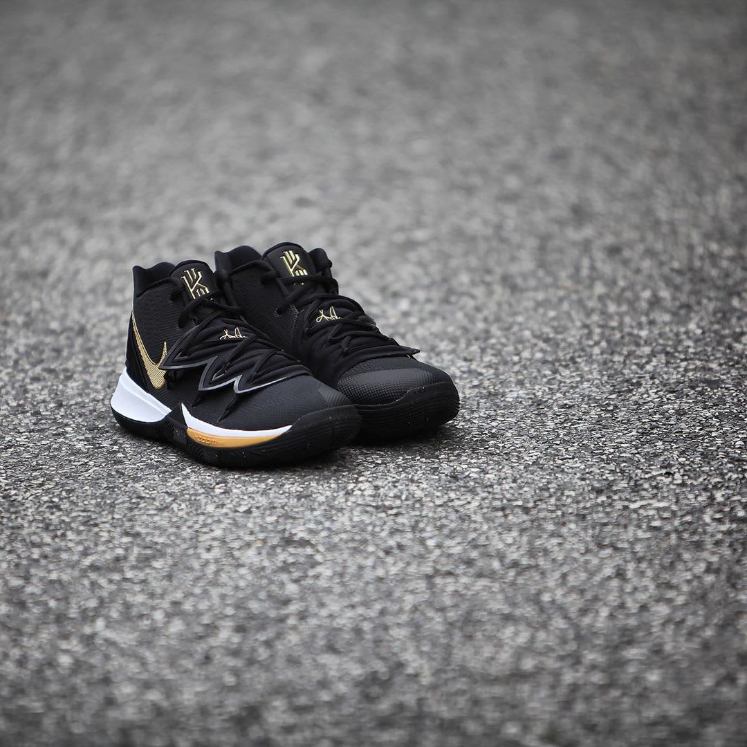 nike kyrie 5 metallic gold