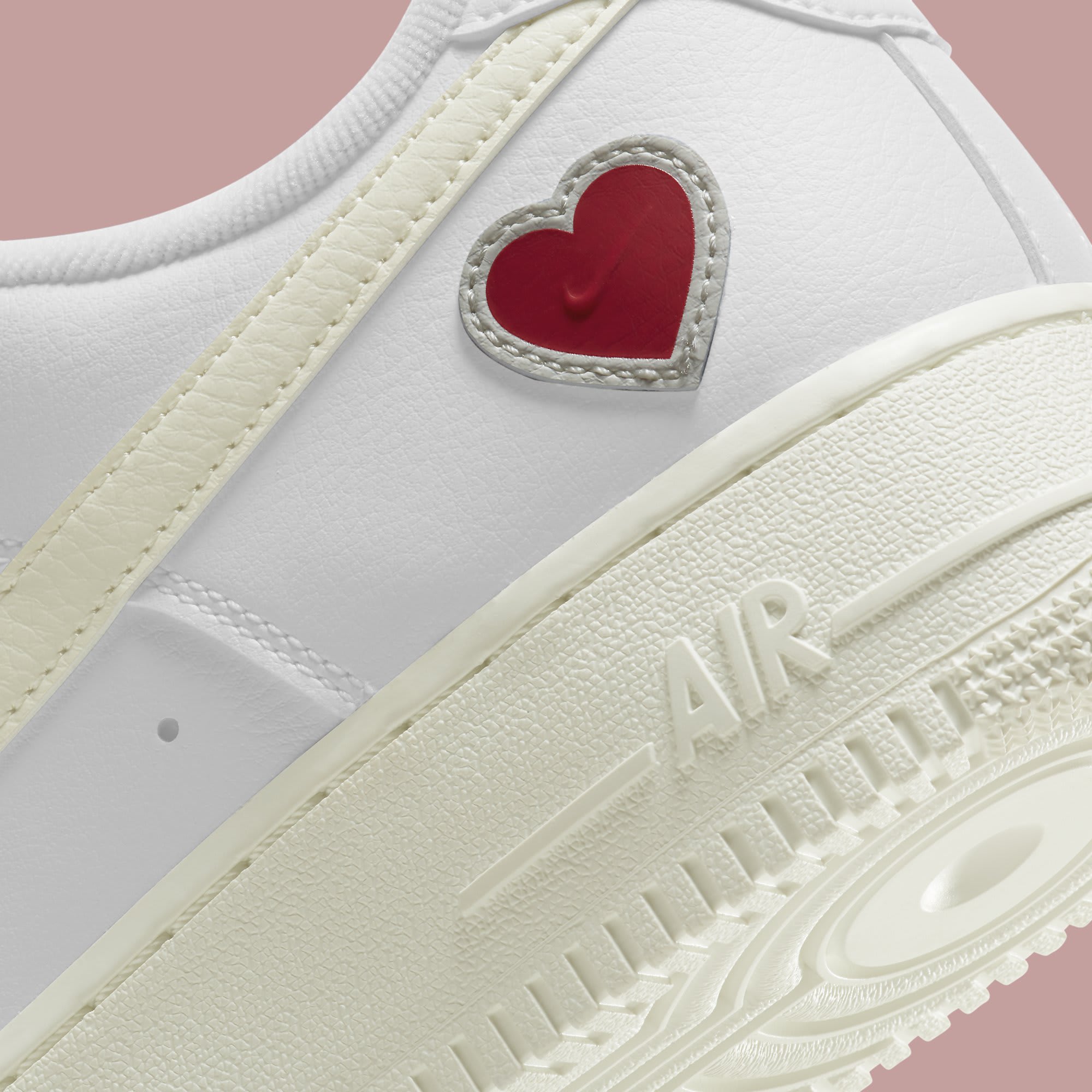 nike air force 1 with heart