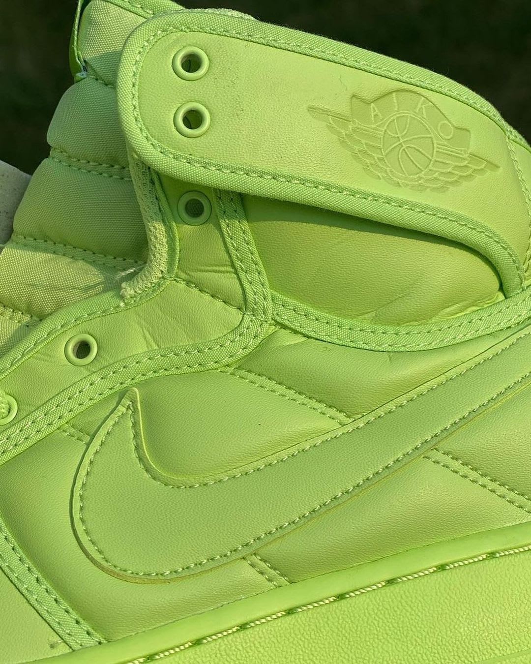 Billie Eilish x Air Jordan 1 KO 'Ghost Green' DN2857-330 (Detalhe)