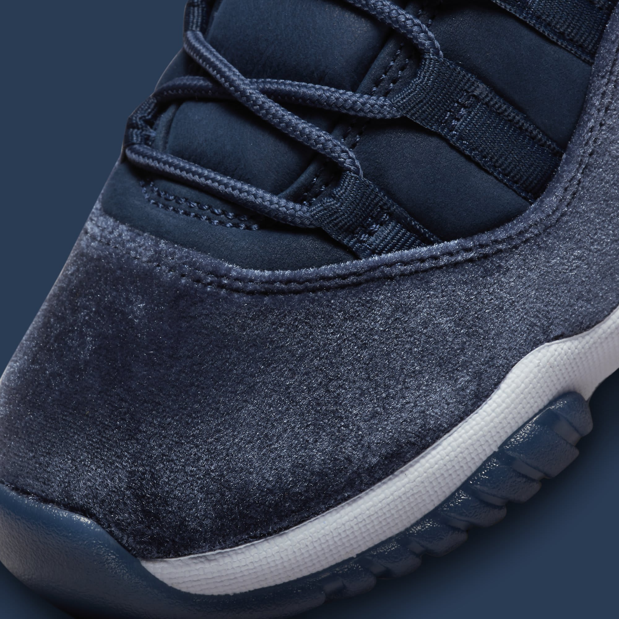 Air Jordan 11 Women's 'Midnight Navy' AR0715-441​​​​​​​ Release