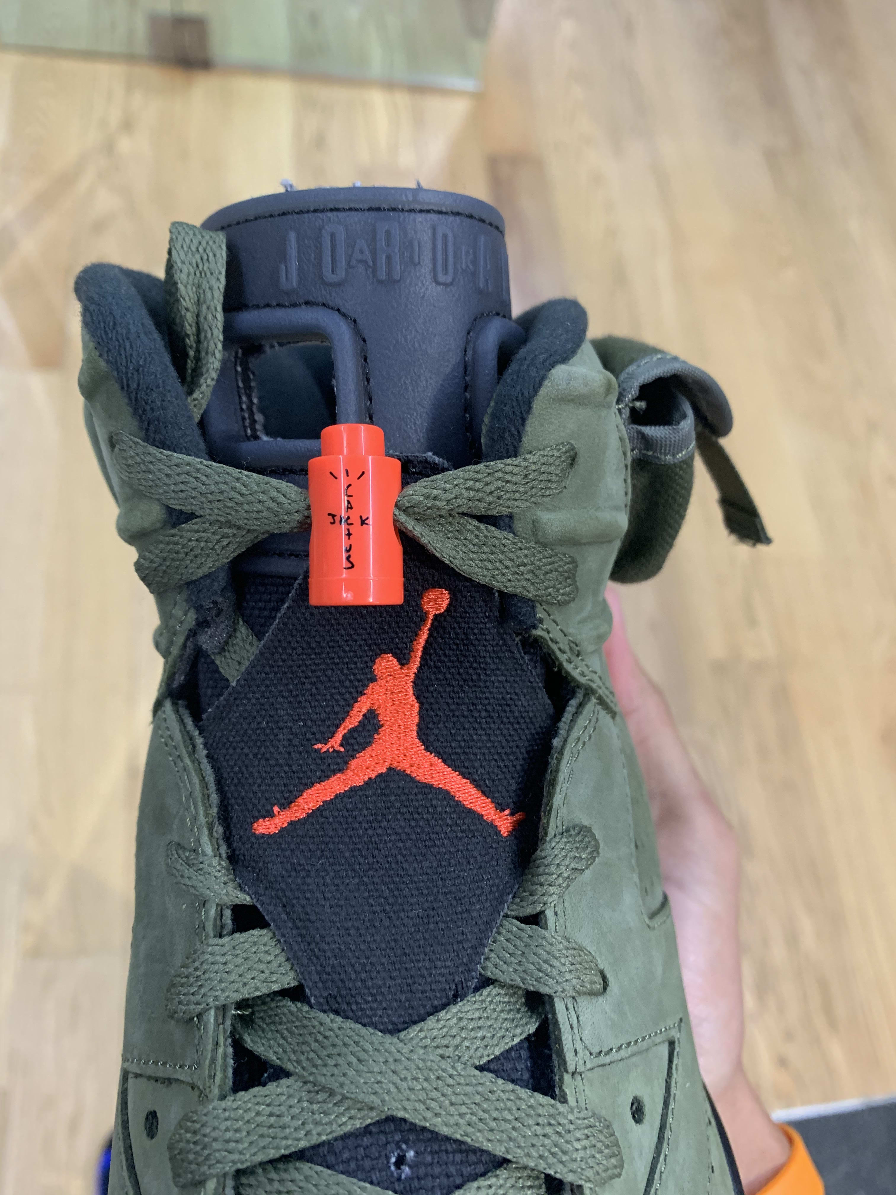 travis scott jordan 6 footlocker