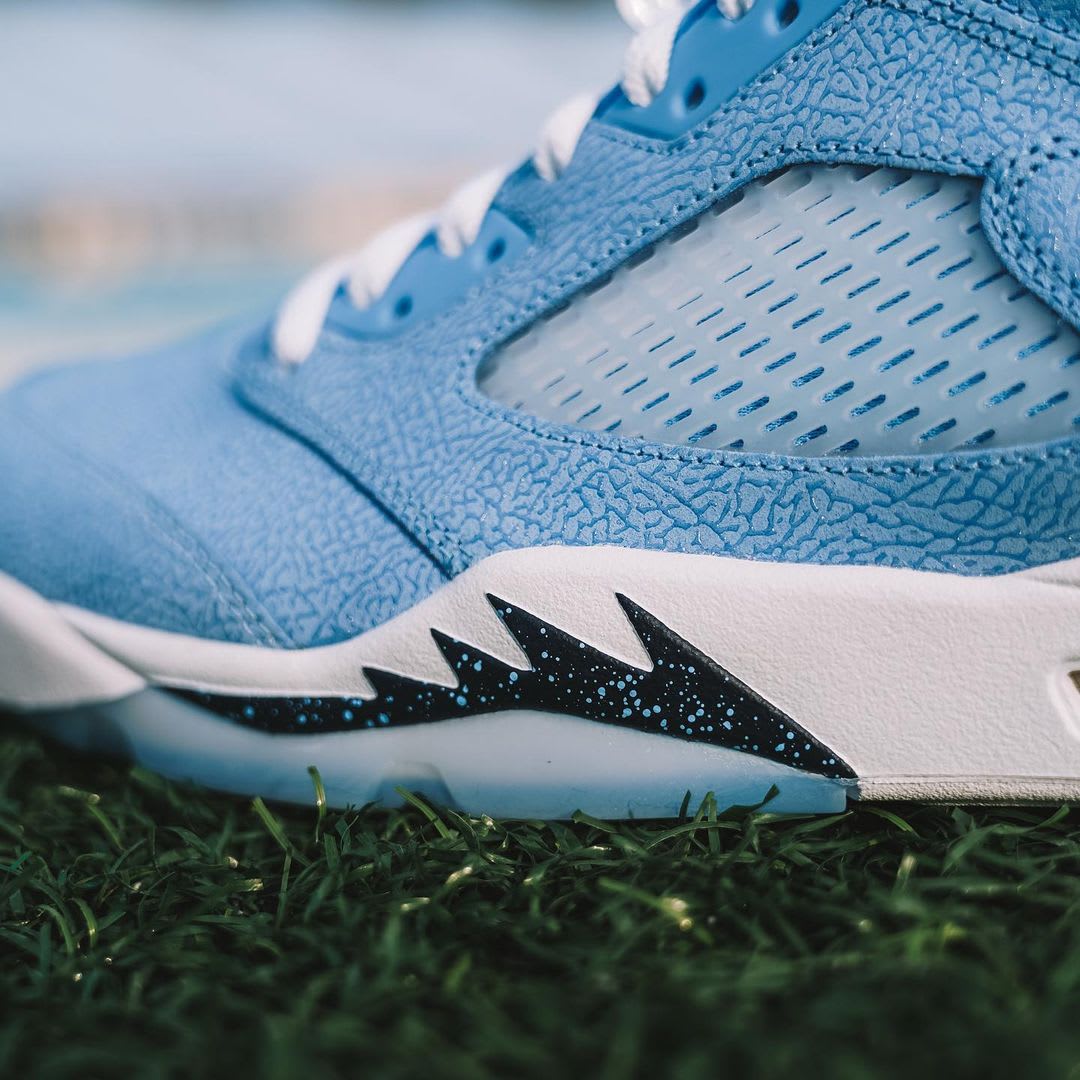 carolina tar heel jordans