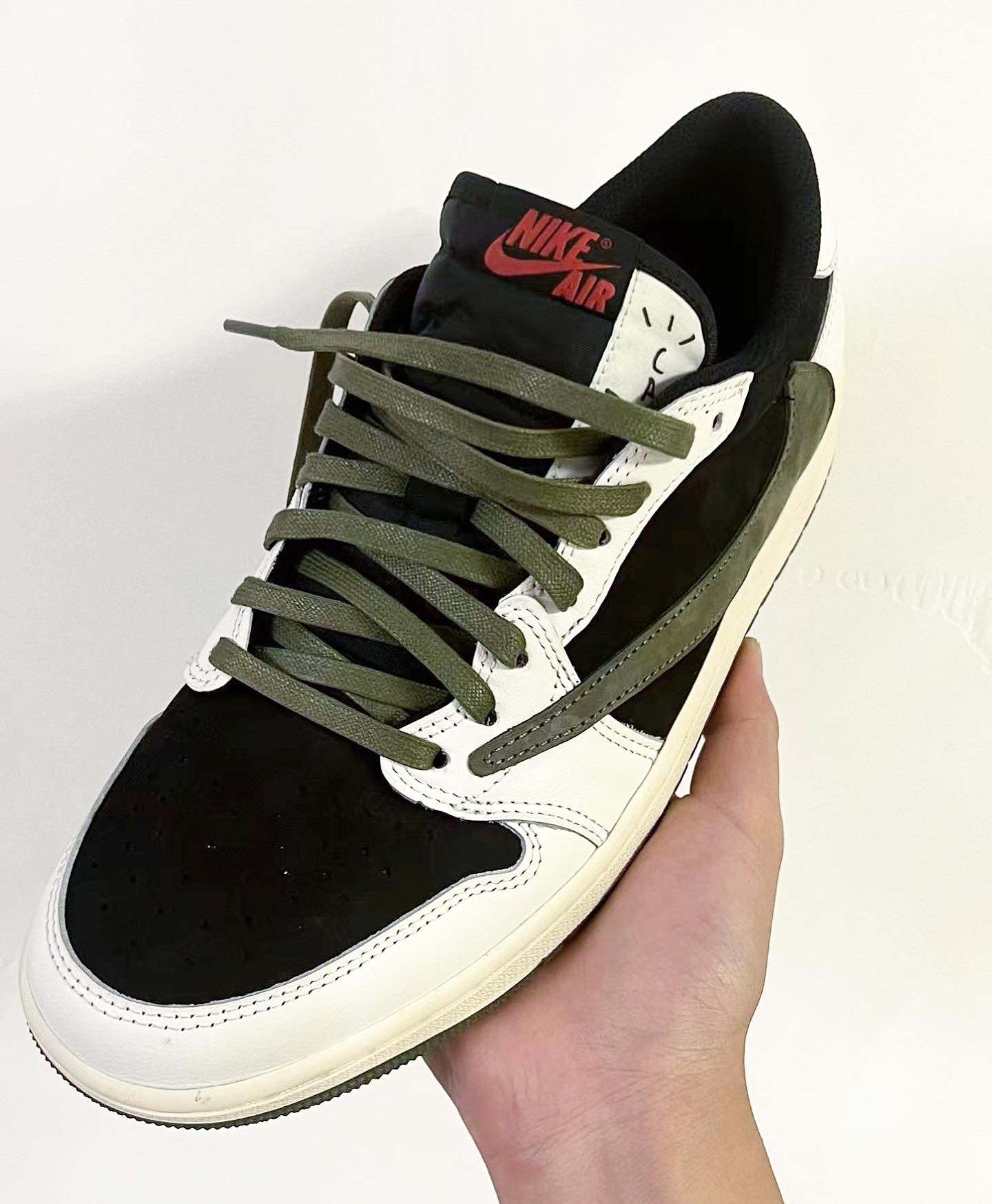 travis-scott-x-air-jordan-1-low-femme-olive-date-de-sortie-dz4137-106