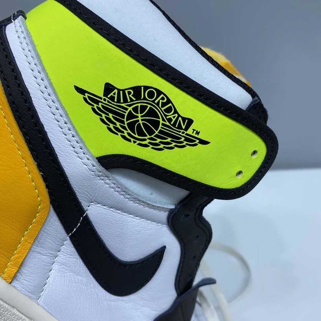 Air Jordan 1 Retro High OG 'Volt' 555088-118 Wings